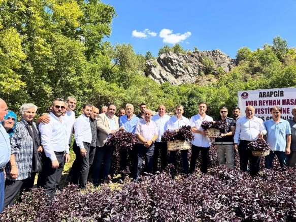 2. Mor Reyhan Hasadı ve Karakucak Güreş Şenlikleri başladı