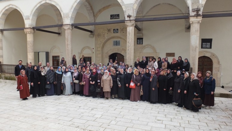 81 İlden Bayan Kuran Kursu Öğreticileri Keban'ı gezdi