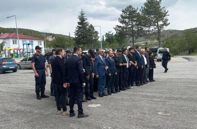 Ağın’da 19 Mayıs Gençlik ve Spor Bayramı nedeniyle çelenk sunuldu