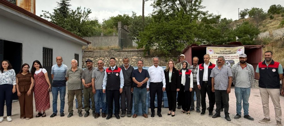 Ağın'da Proje kapsamında 150 Arı Kovanı dağıtıldı