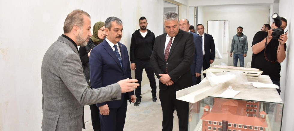 AK Parti Elazığ Milletvekili  Keleş Elazığ’da eğitim yatırımlarını inceledi