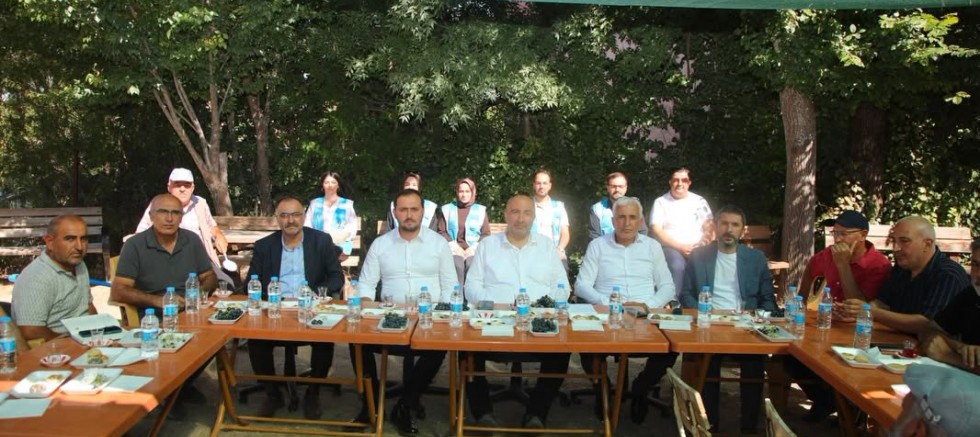 Ak Parti Milletvekili Ejder Açıkkapı, İl Başkanı  Selmanoğlu Keban Denizli Köyünde Toplantı yaptı