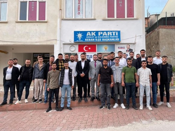 AK Parti MKYK Üyesi ve Teşkilat Başkan Yardımcısı Şenel Keban'da Gençler ile bir araya geldi