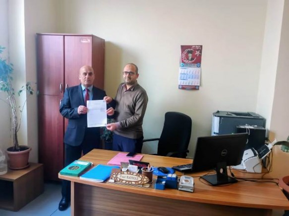 Baskil Yeniden Refah Partisi ilçe Başkanı Hazar mazbatasını aldı