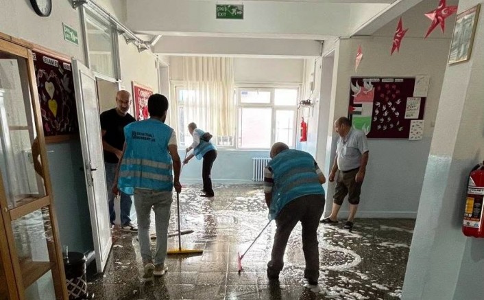 Elazığ Denetimli Serbestlik Müdürlüğünden Keban'da Cami ve Okullara Destek