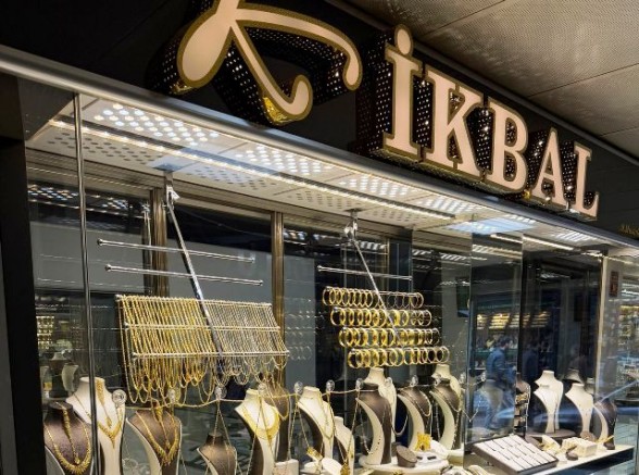 Hemşerimiz ikbal kuyumculuk sahibi M. Mustafa Çetin iyi bayramlar diler