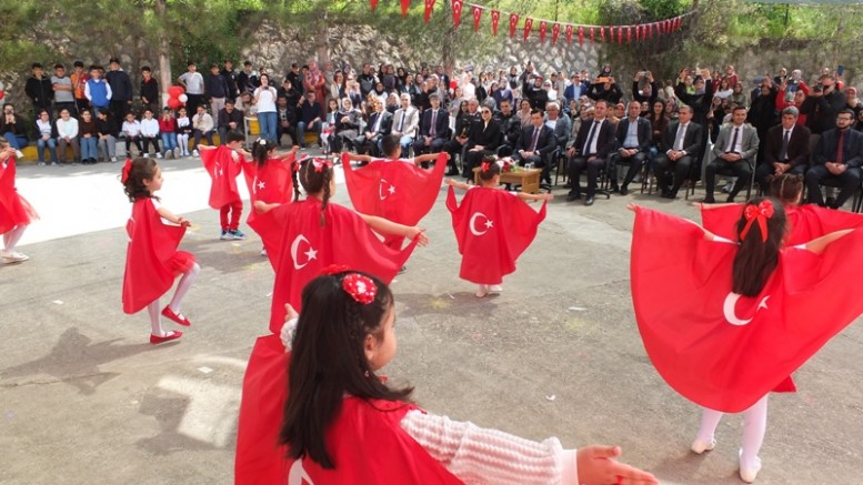 Keban’da 23 Nisan Ulusal Egemenlik  ve Çocuk Bayramı