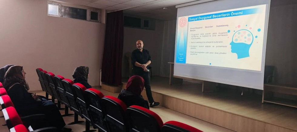 Keban'da Aile Okulu  semineri verildi