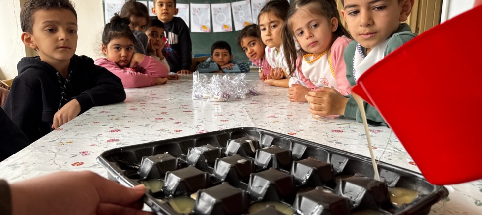 Keban'da Minik Öğrencilerden Annelere Anlamlı Hediyeleri Atık Yağlardan Sabun