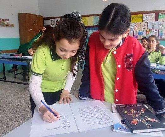 Keban'da öğrenciler  