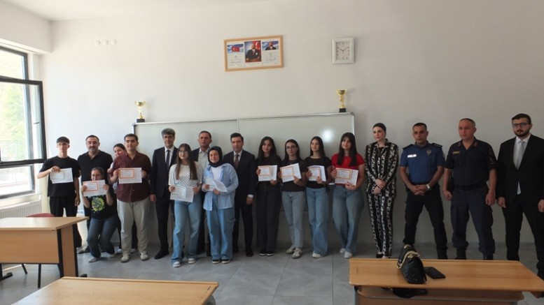 Keban'da Öğrencilere Törenle  Karne Dağıtıldı