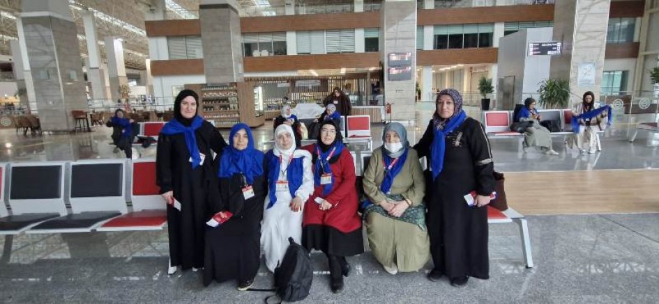 Keban'dan bir grup Umre için Medine'ye uçtu