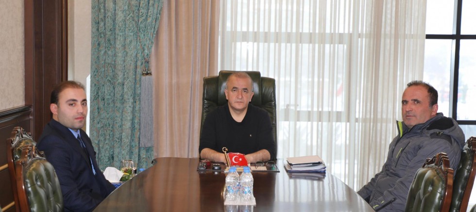 Keban Dürümlü Muhtarı Taşer Elazığ Valisi Hatipoğlu'nu ziyaret etti