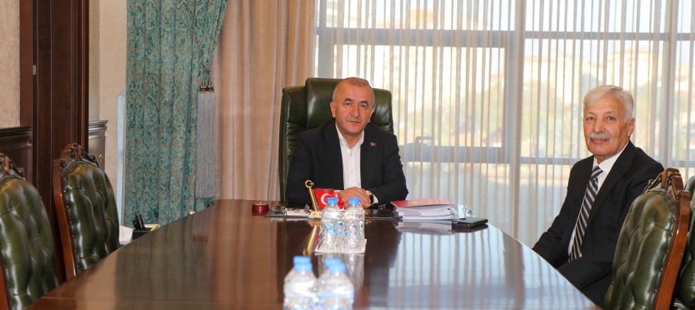 Keban Eski Belediye Başkanı Çelik Elazığ Valisi Hatipoğlu'nu ziyaret etti