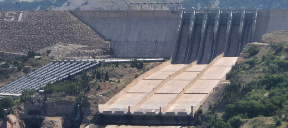 Keban HES Barajı'nın tahliye kapakları 26 gün sonra kapandı