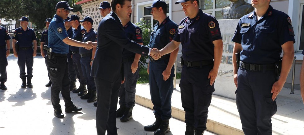 Keban Kaymakam Atalık, görevli personelin bayramını kutladı