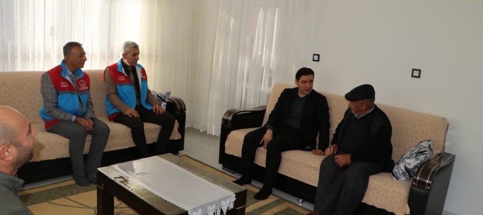 Keban Kaymakamı Atalık, 3 Aralık Dünya Engelliler Günü kapsamında Ev ziyareti yaptı