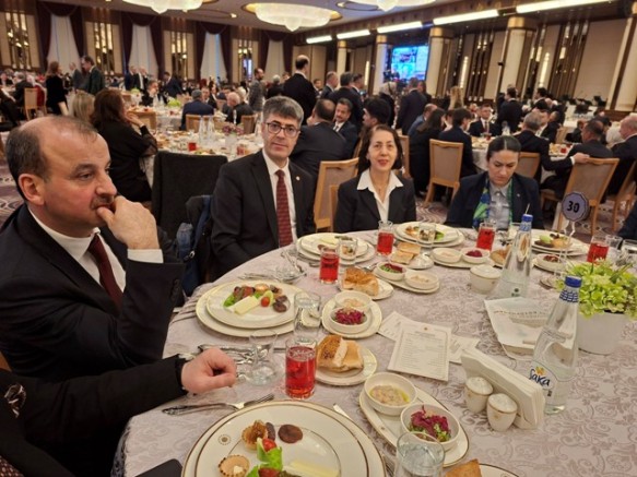 Keban Milli Eğitim Müdürü Emre Ankara'da Eğitim Ailesi İftar Programına katıldı