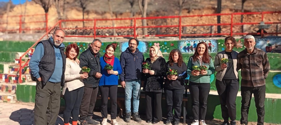 Keban Taşkesen Köyünde  8 Mart Dünya Emekçiler Günü kutlama etkinliği düzenledi