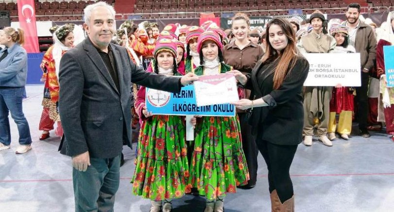 KEBANLI  MERHUM HÜSAMETTİN KAYA ANISINA HALK OYUNLARI YARIŞMASI DÜZENLENDİ