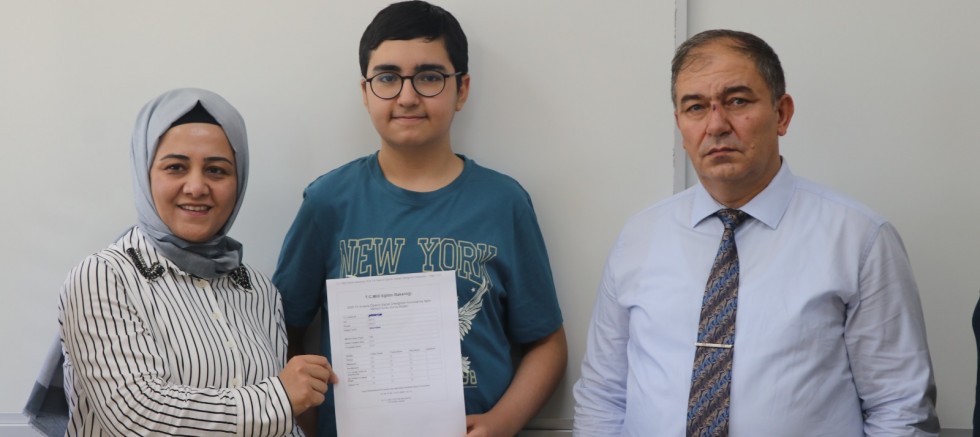 Kebanlı Sefa Fırat LGS sınavında tam puan alarak Türkiye Birincisi oldu