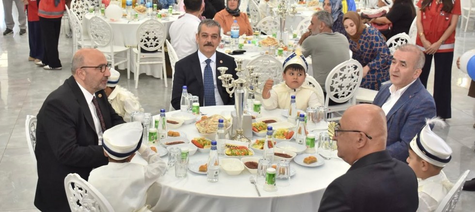 MV. Keleş  ve Açıkkapı Elazığ'da Sünnet Şölenine ve Kiraz hasadına katıldı