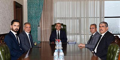 Ağın Ak Parti Belediye Başkanı Çakar ve İlçe Yönetimi Elazığ Valisi Hatipoğlu'nu ziyaret etti