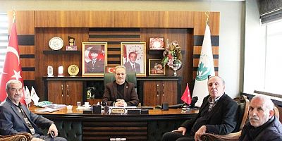 AĞIN BELEDİYE BAŞKANI ÇAKAR'I YAZARLAR ZİYARET ETTİ