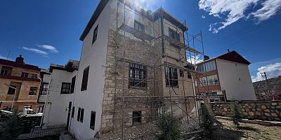 Ağın Belediyesi  Ekrem İspir Konağı ve Şahintepe Mahallesinde Çevre düzenlemesi yapıyor