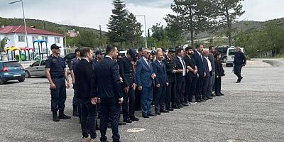 Ağın’da 19 Mayıs Gençlik ve Spor Bayramı nedeniyle çelenk sunuldu