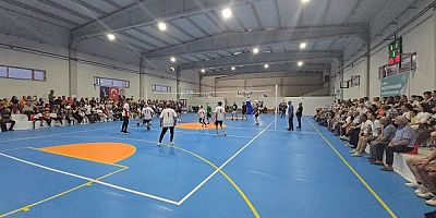 Ağın Şehit Rüstem Şen kapalı spor salonu faaliyete girdi