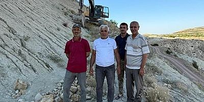 AK PARTİ KEBAN İLÇE BAŞKANI TUNÇ GÖKBELEN KÖYÜ KARAÇOR MEZRASI YOLUNU İNCELEDİ