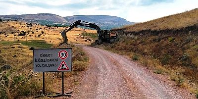 Ak Parti Keban İlçe Başkanı Tunç Koyunuşağı Köyü  Yol Çalışması devam ediyor