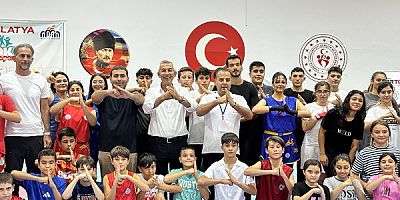 Başkan Cömertoğlu sporculara reyhan şerbeti ikram etti