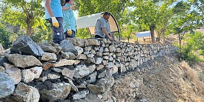 Keban Belediye taş duvar ve tel çit çalışmalarını tamamlandı