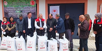 Keban'da 40 Çiftçiye 6 bin Kilo hibeli  Sarı tüylü nohut tohumu dağıtıldı