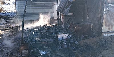 Keban'da  Altyaka Köyünde Konteynır yanarak zarar gördü