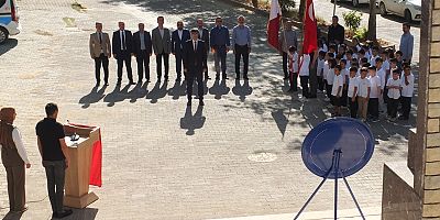 Keban'da İlköğretim haftası dolayısıyla Çelenk sunma töreni düzenlendi