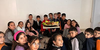 Keban'da öğrenciler Sera'ya ektikleri yeşilliklerle çigköfte partisi düzenlediler