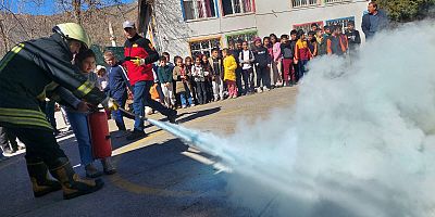 Keban'da  Öğretmen ve Öğrencilere yangın tatbikatı