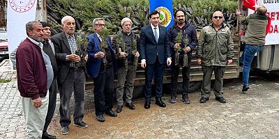 Keban'da  Vatandaşlara 20 Bin ağaç fidanı dağıtıldı