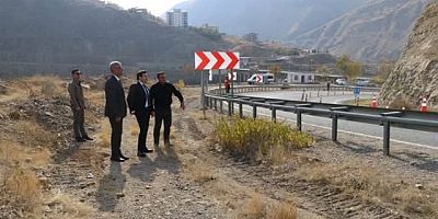 Keban Kaymakamı  Atalık, yol genişletme çalışmasını yerinde inceledi