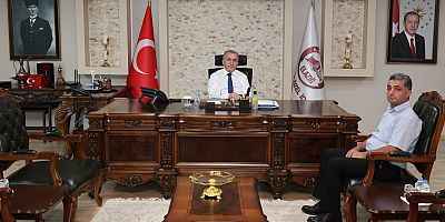 Keban Kuşçu Muhtarı Akpınar Vali Hatipoğlu'nu ziyaret etti