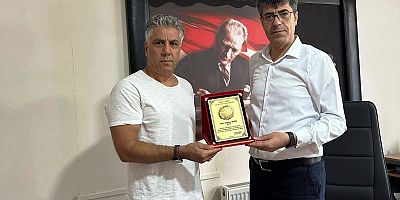 KEBAN ÖGRETMENEVİNDE TAYİNLERİ ÇIKAN MÜDÜRLERE PLAKET VERİLDİ
