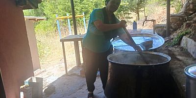 Keban Taşkesen'de aşure etkinliği düzenlendi