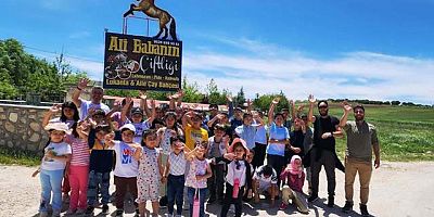 Kebanlı Öğrencilerin At çiftliğinde At'a binme sevinci