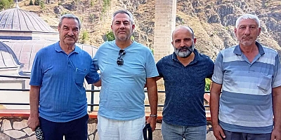 KOCAELİ DERNEK BAŞKANLARI HALK ŞAİRİ AHMET DEMİR’İ ZİYARET ETTİ